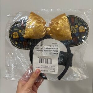 NWT Disneyland’s Club 33 Gold and Black Mouse Ears Headband